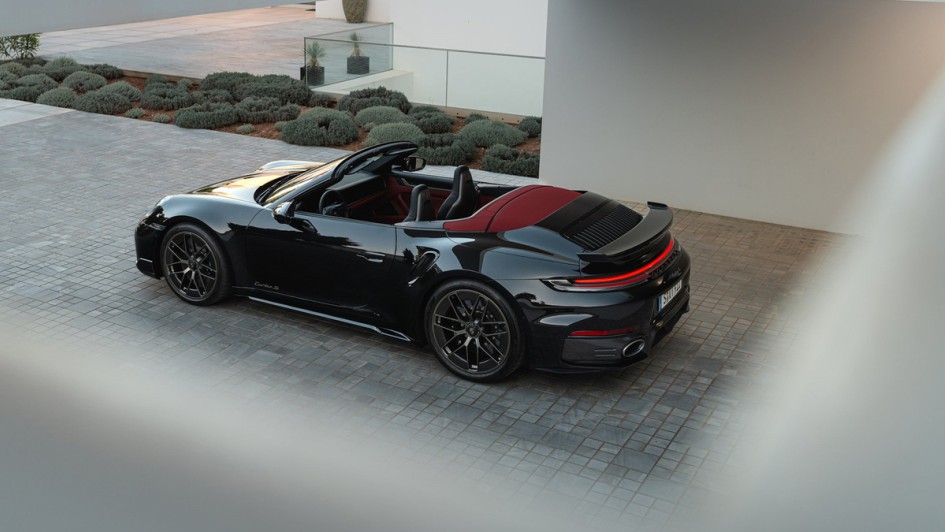 Porsche 911 Turbo S (T-Hybrid)