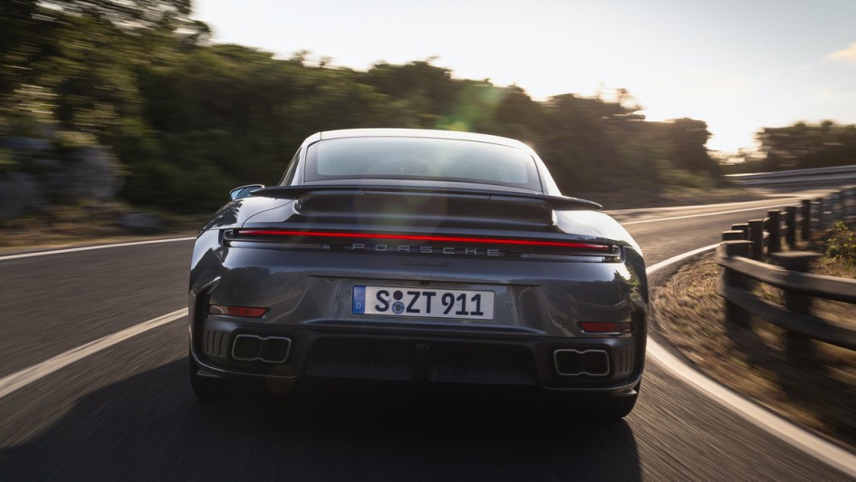 Porsche 911 Turbo S (T-Hybrid)