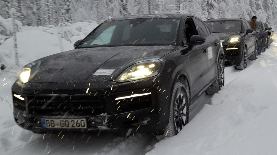 Porsche Cayenne bei Wintertestfahrten