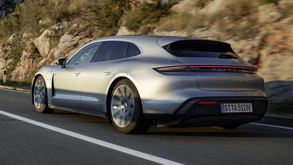 Porsche-Taycan-Sport-Turismo-2022-2