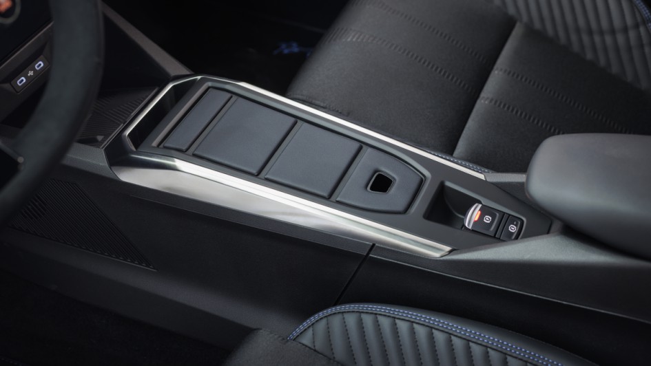 Mittelkonsole des neuen Clio mit magnetischer Abdeckung