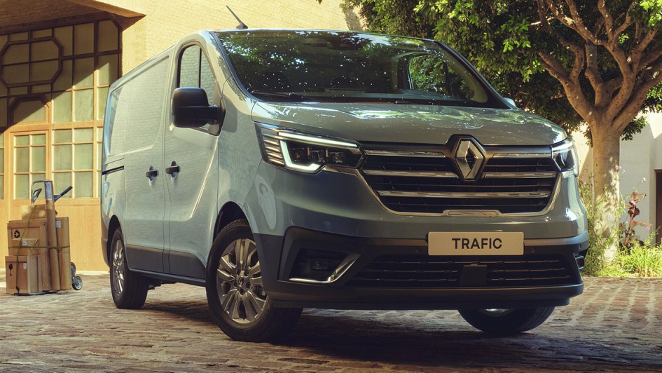 Renault-Trafic-2022-01