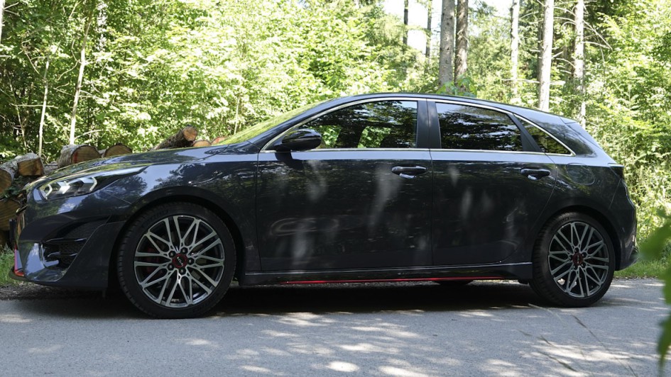 Der GT und die GT-Line sind minimal länger und leicht flacher als der Normal-Ceed.