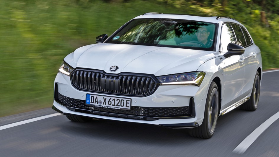 Skoda Superb Combi IV Test 2025 