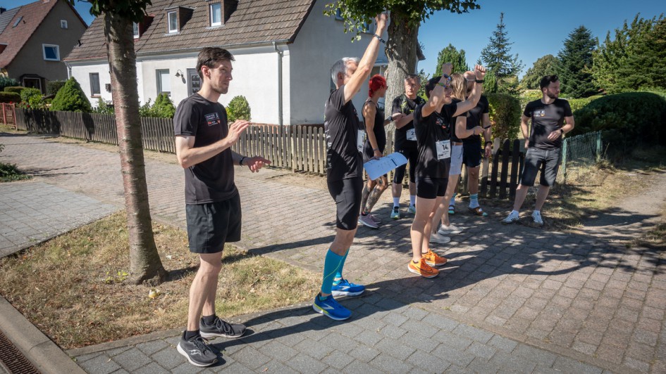 ALD und Leaseplan Run For Charity Anfeuerung von Zuschauen an die Läufer