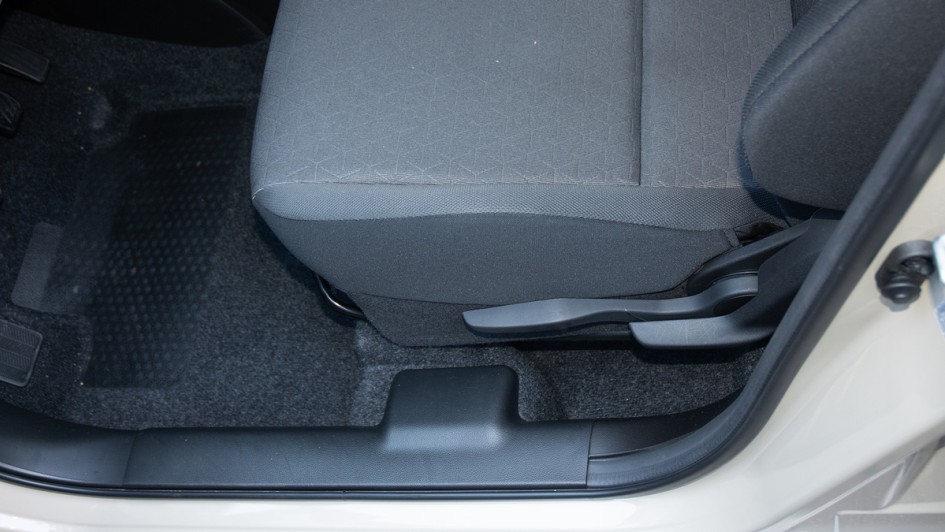 Suzuki Swift, Sitz, Sitzeinstellung