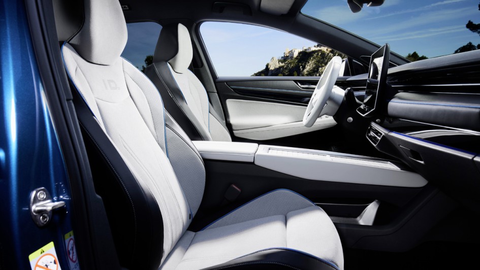 VW ID.7 Sitze in hell, Glasdach transparent