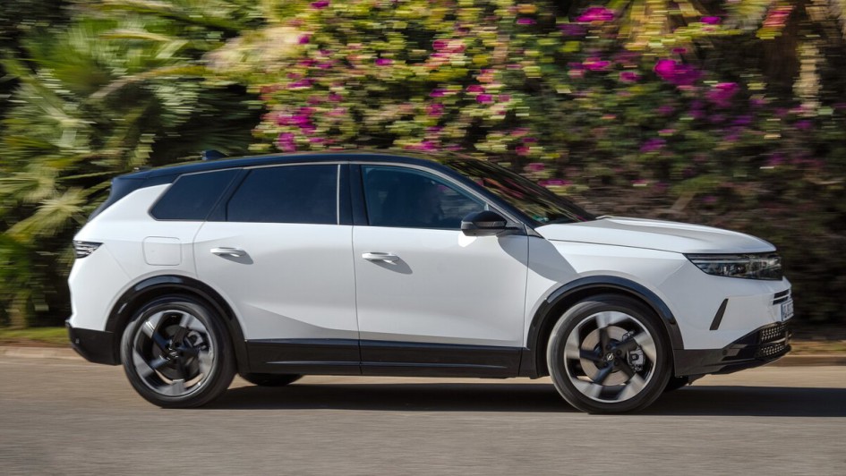 OpelGrandlandPlug-inHybrid_527324 